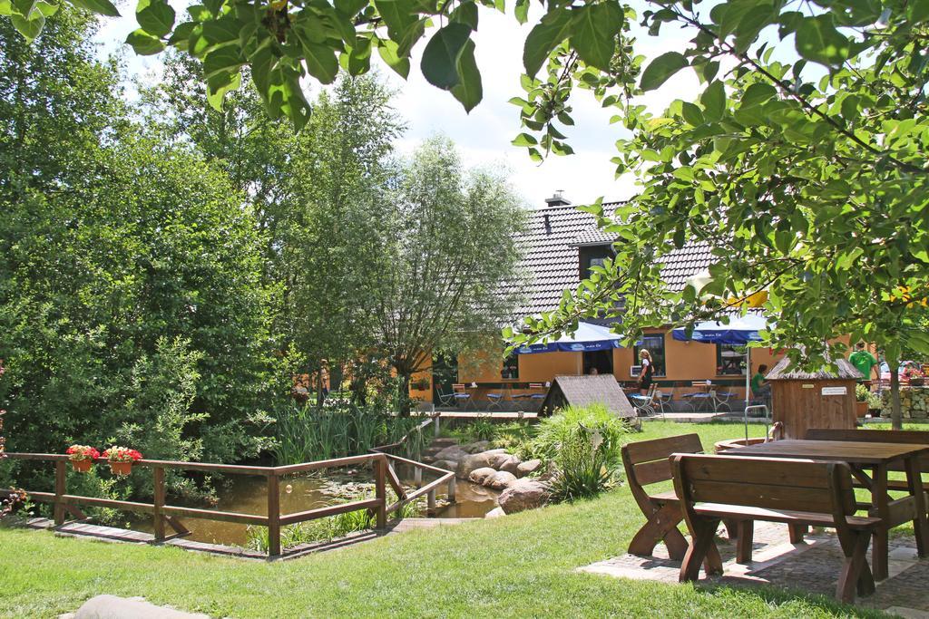 Gasthaus & Pension Am Kurfuerstendamm Burg  Exterior photo